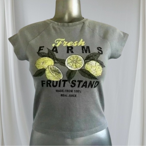 🆕Fresh  Lemons Crop Top - Picture 5 of 15